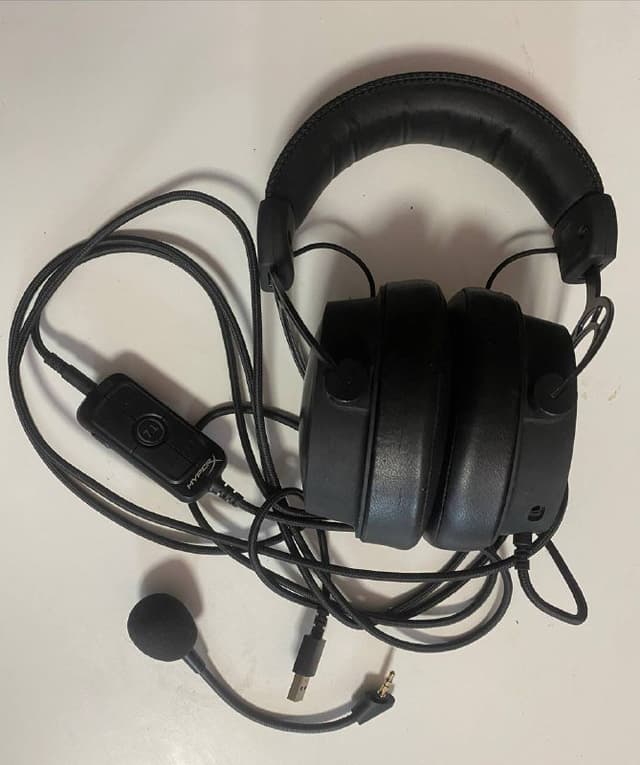 Игровые наушники с микрофоном Hyper X