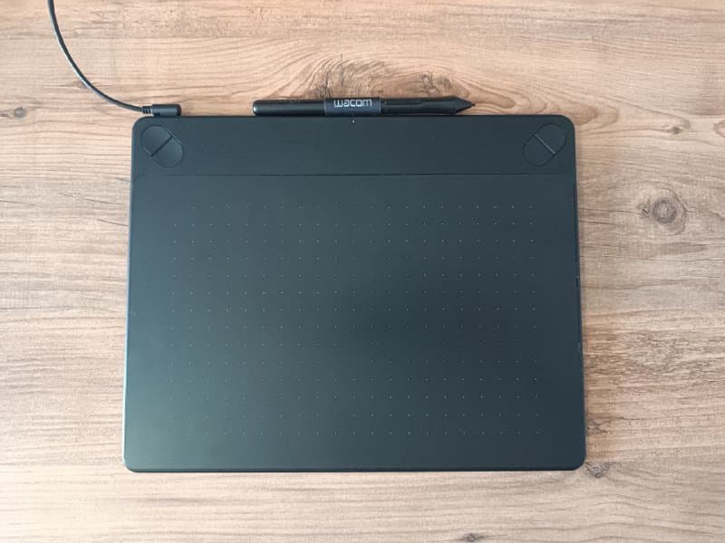 Wacom Intuos CTH-690 Medium графический планшет с тач функцией 1