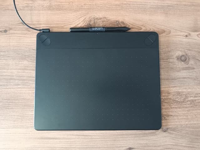 Wacom Intuos CTH-690 Medium графический планшет с тач функцией