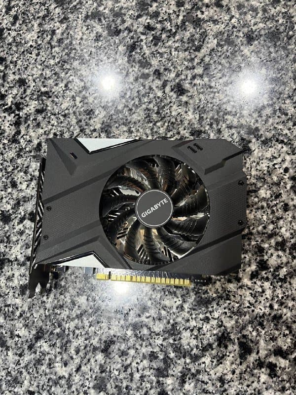 Видеокарта Gigabyte GeForce GTX 1650 4GB 1
