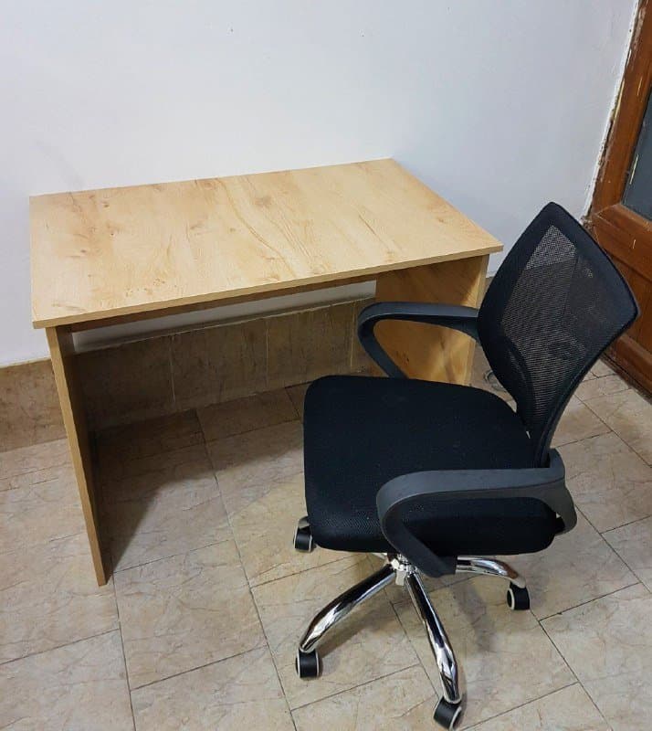 Кресло компьютерное, стол офисный 1