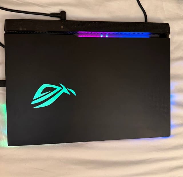 Игровой ноутбук ASUS ROG G533, мышь SteelSeries