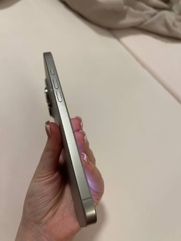 iPhone 16 Pro Max 256 GB eSIM 3