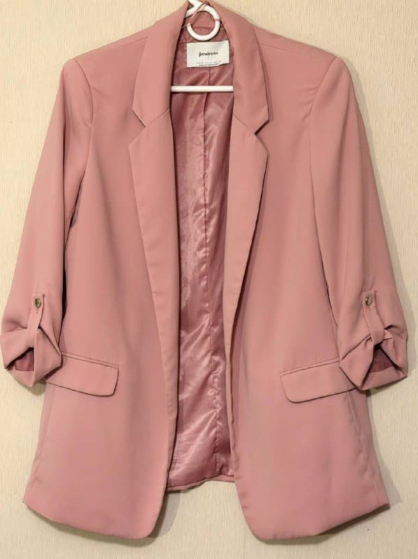 Розовый пиджак Stradivarius размер M