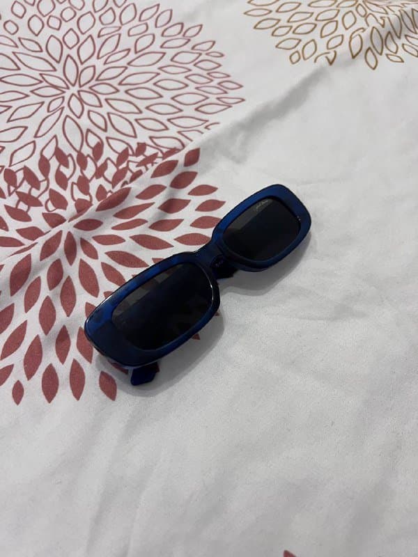 Очки, юбка, платья, брюки, корсет, рубашка, джинсы