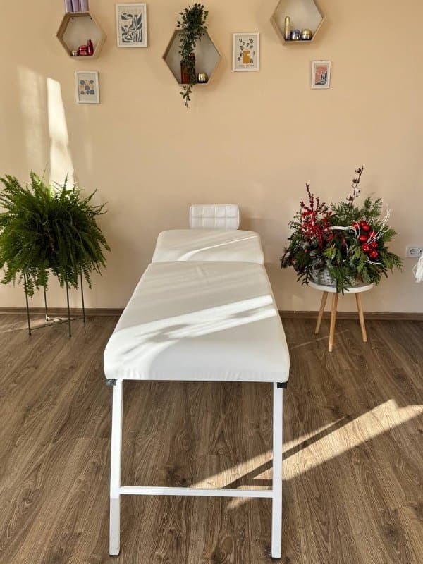 Профессиональные кушетки для косметолога и лешмейкера 2