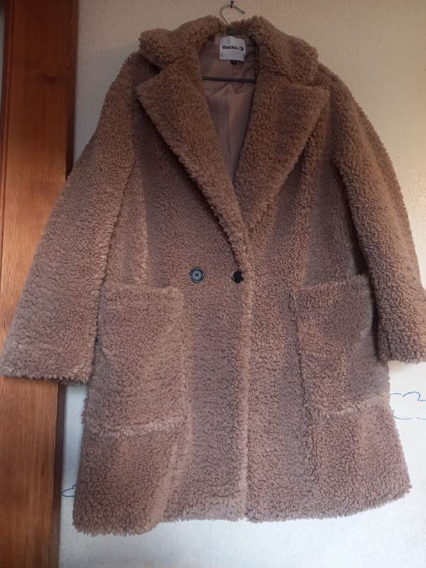 Искуственная шуба Stradivarius S, Эко шуба Bukle M, Куртка утепленная Decathlon Quechua XS, Ботинки/сапоги 38 размер, Зимняя куртка/парка Меч S M 2