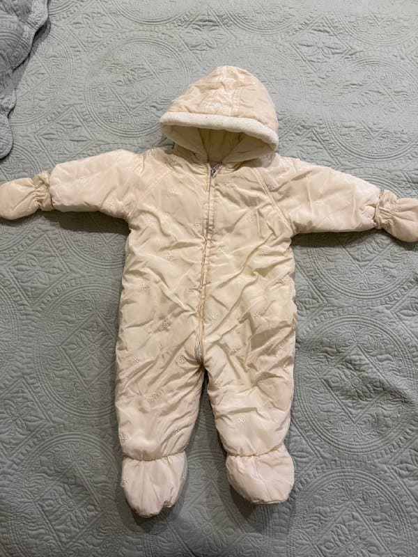 Комбинезон для детей с варежками