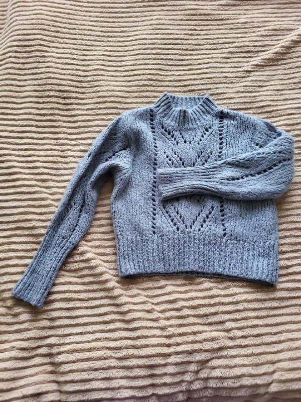 Свитер, блузка, платье, костюм, рубашка, парка, юбка, шарф, кофта 1