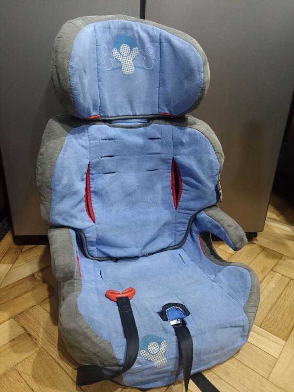 Детское автокресло бустер
