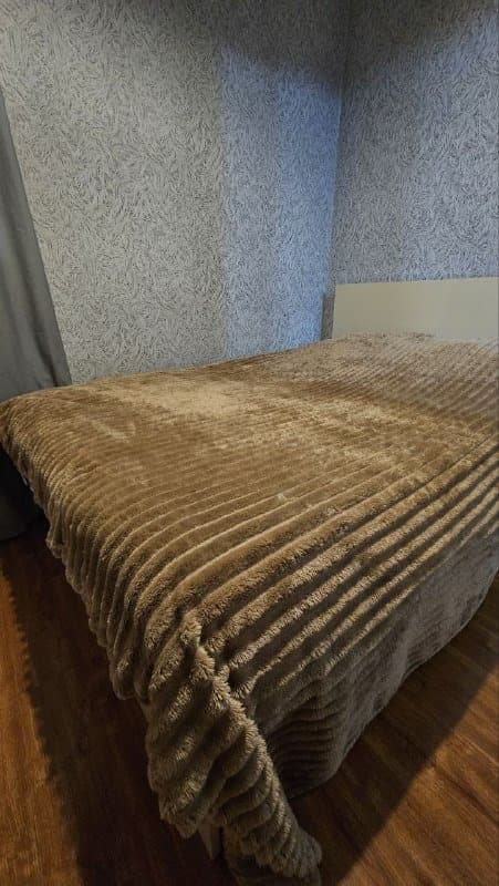 Блендер, плед, боксерские перчатки, гантельки, весы, бокалы, инструменты, книги, витамины 8