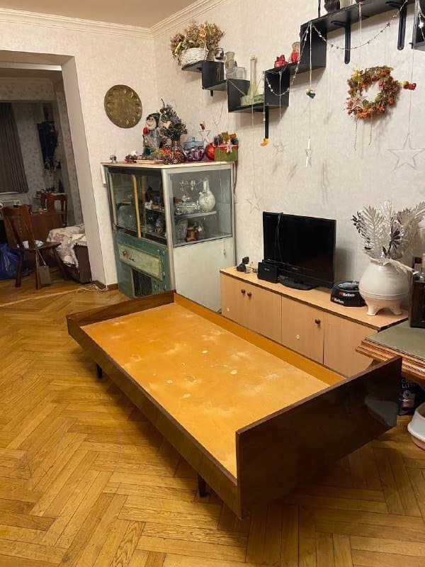 Деревянная кровать 2