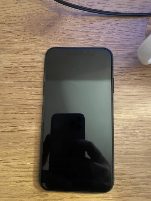 IPhone 11 64GB черного цвета