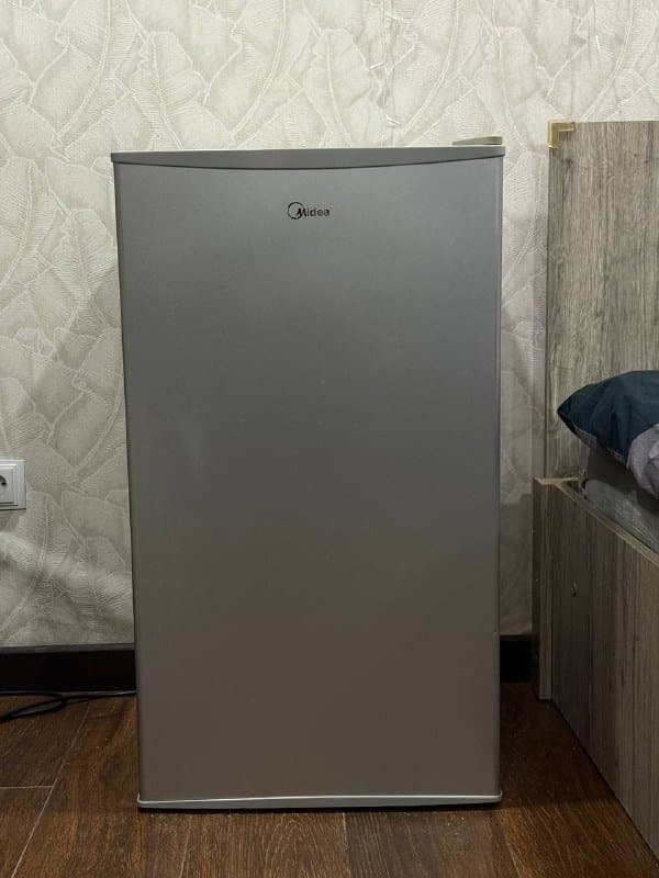 Маленький холодильник