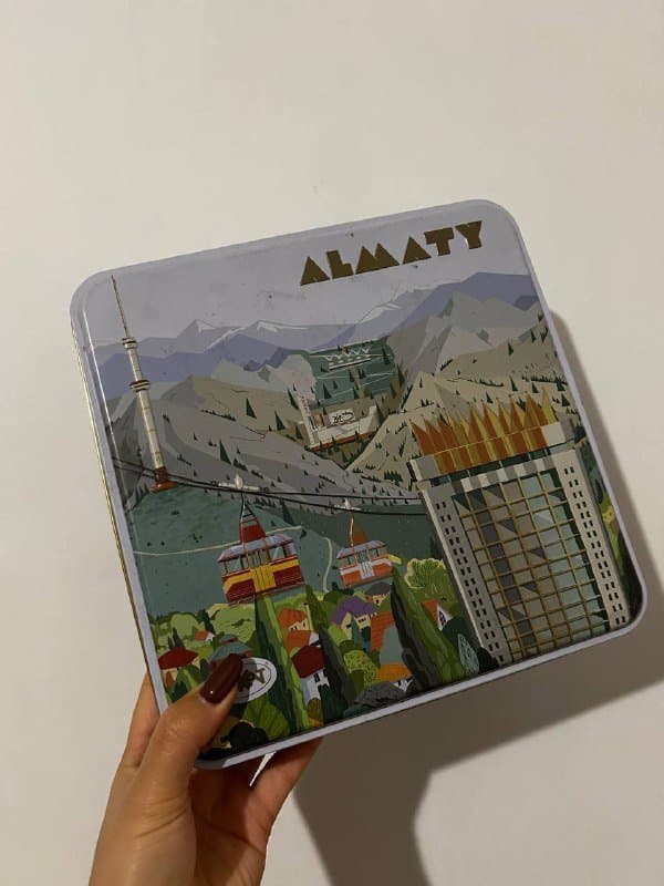 Металлическая коробка для хранения вещей