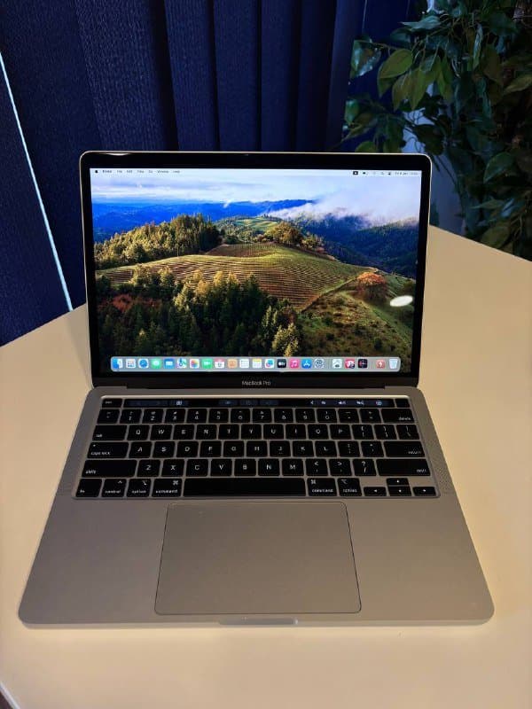 Macbook Pro 2020 i5 16GB 256GB