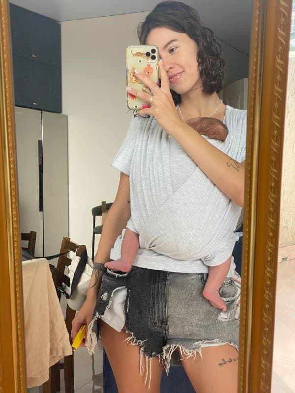 грелка, книга, бенкунг, слинг футболка, накладки Medela 4