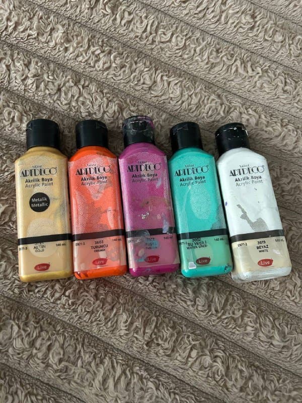 Акриловые краски, кисти, ножик, мастихин