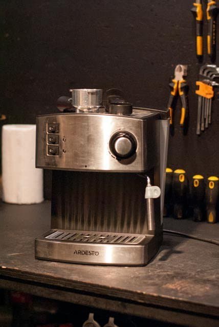 Кофемашина Ardesto YCM-E1600 1