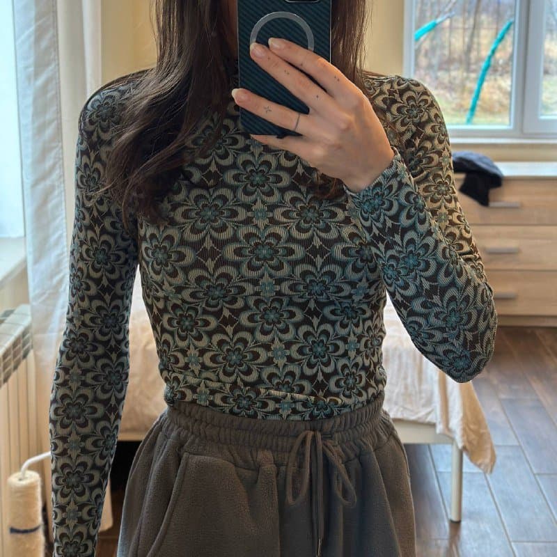 Горнолыжная куртка Baon, топ Zara, футболки FILA и Superdry, тренч, комбинезоны Pull&Bear и Superdry, кофта, джинсы H&M, повязки Nike 4