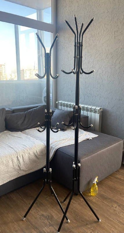 2 напольные вешалки