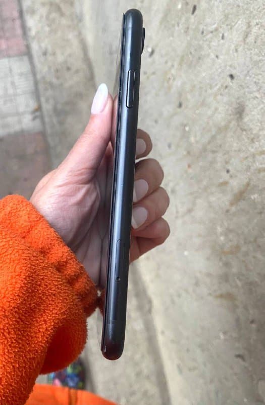 IPhone XR 64 ГБ, чехлы, защитные пленки 3