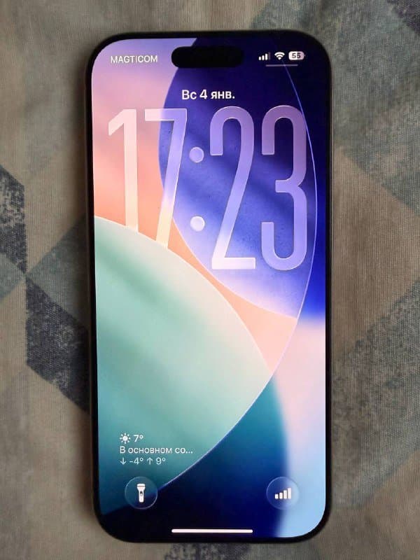 iPhone 16 PRO 128гб, с аксессуарами и чехлами 4