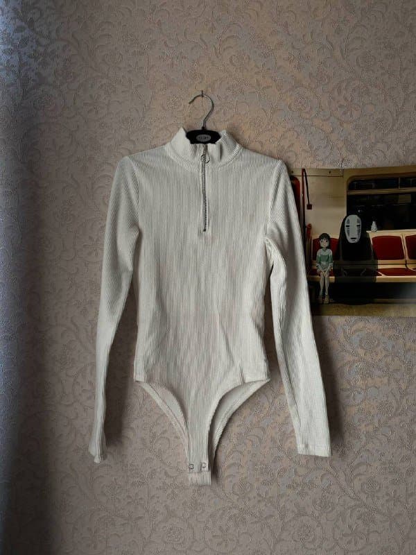 Джинсовка, кофточка, парные футболки, юбка теннисная, боди, хиппи накидка, свитер, шелковая рубашка 6