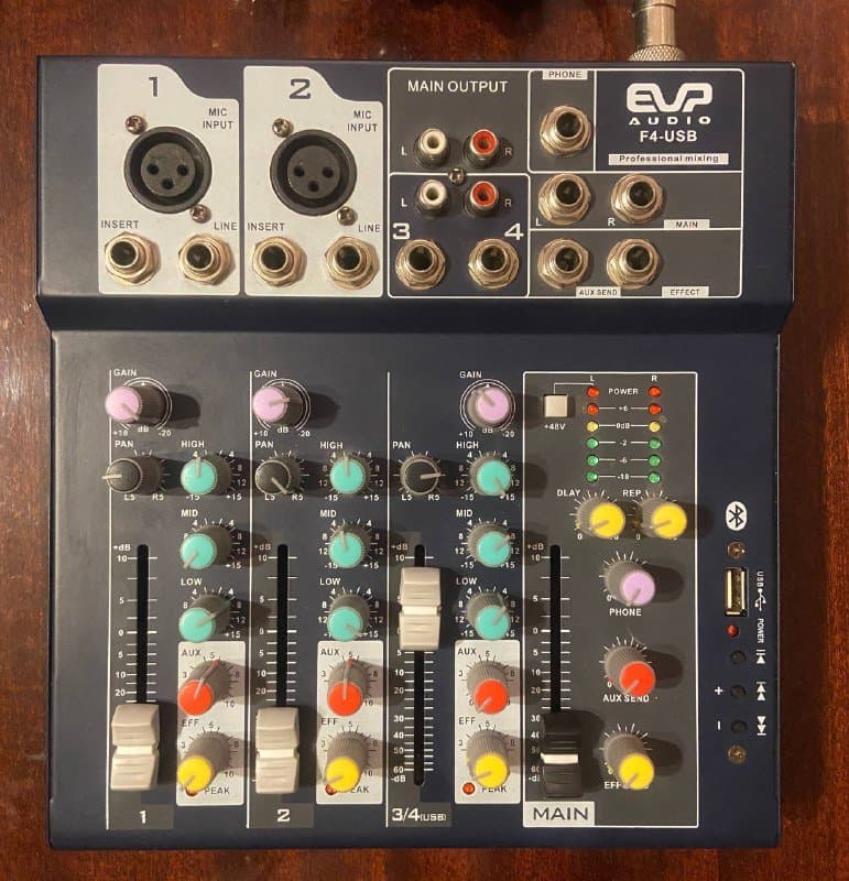 микшерный пульт 1