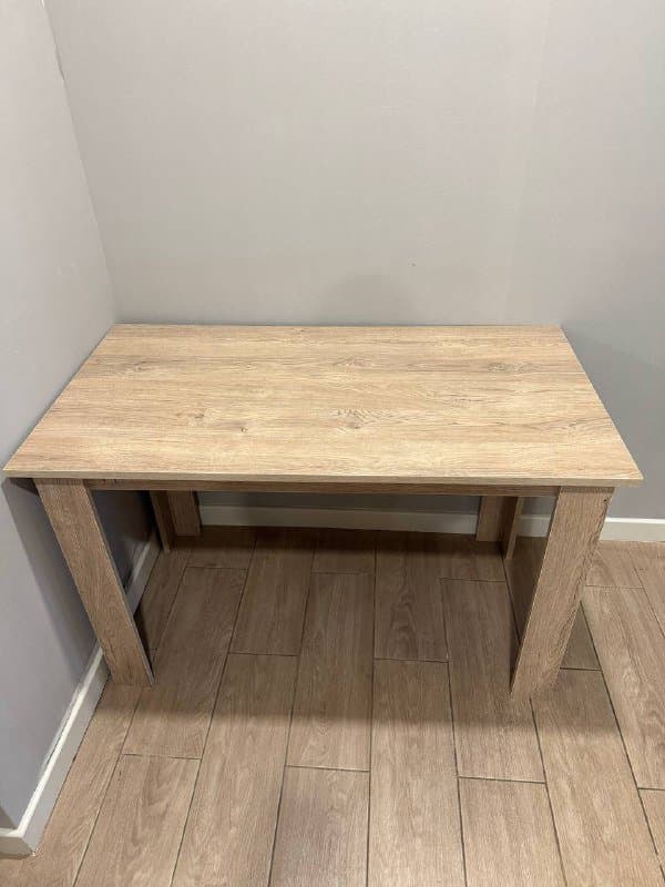 Стол деревянный