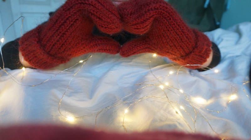 Варежки, носки-тапочки, шапка полушерсть 2