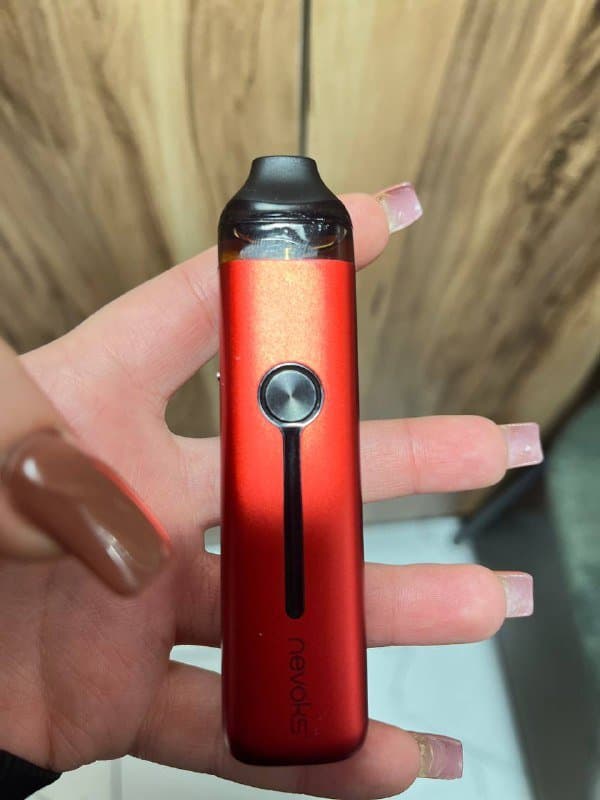 Электронное устройство для вейпа красного цвета