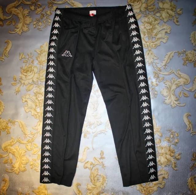 спортивные штаны kappa, худи puma, nike черный, the north face водонепроницаемый, fred perry, kappa с белыми лампасами