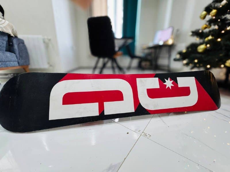 Сноуборд с креплениями 1