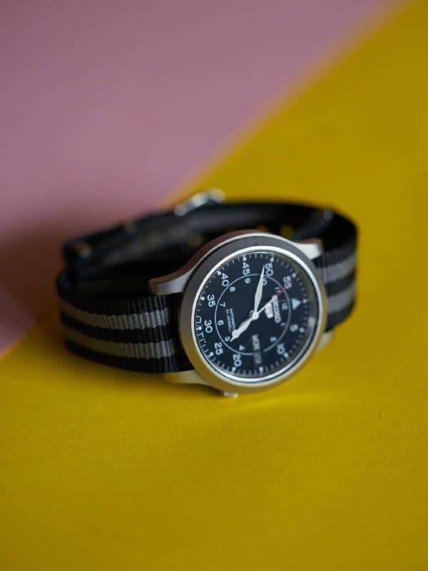 Часы Seiko 5 с тканевым ремешком