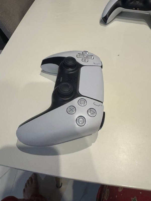 2 геймпада PS5 1 ревизия 7