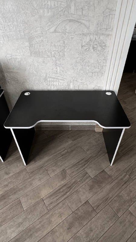 Компьютерный стол 2