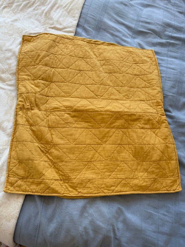 Чехол для диванной подушки 65х65 см горчичный