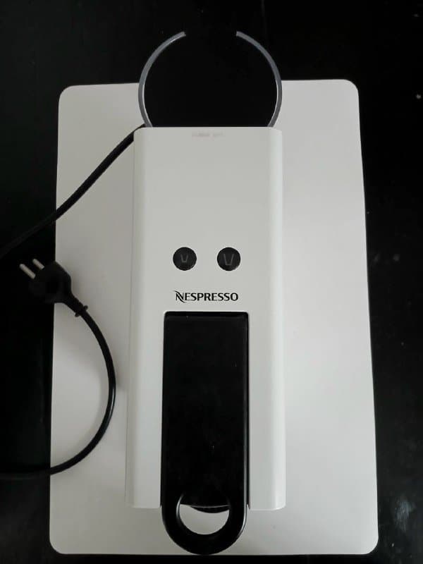Капсульная кофемашина Nespresso Essenza Mini 4