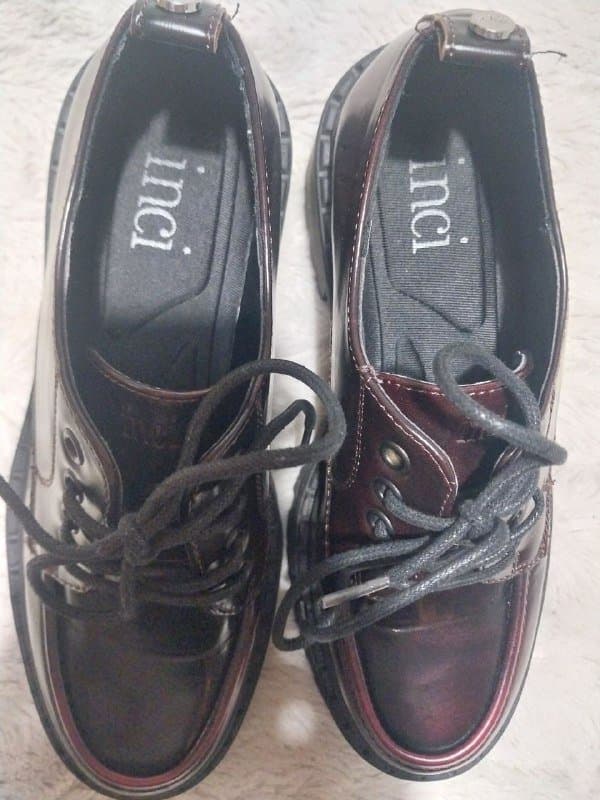 Коричневые женские туфли на шнурках 4