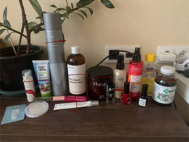 Косметика набором, пена, кремы, спреи, шампунь, лаки, пудра