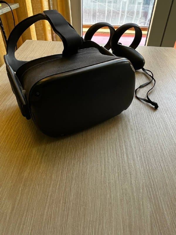VR шлем Oculus Quest первое поколение 128 Гб 2