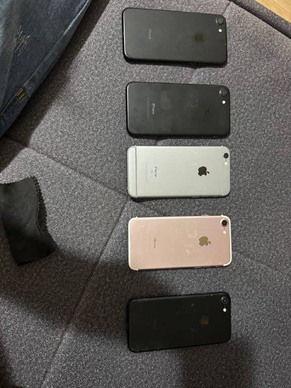 Айфоны 7 и 6s с трещинами на экране 1