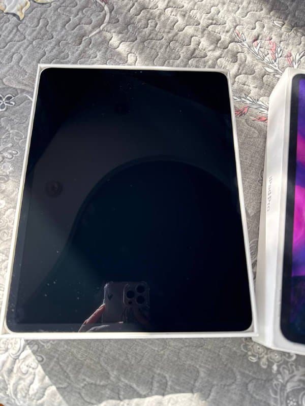 iPad 12.9 с SIM слотом с коробкой и чехлом 2