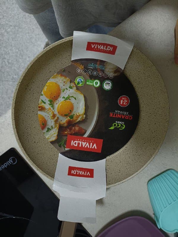 Сковороды 24 см, 28 см 1