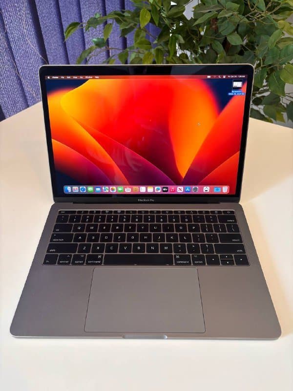 Macbook Air 2019 i5 8/256GB