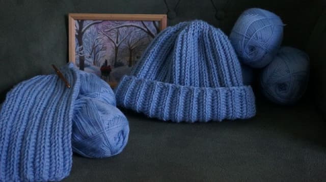 Варежки, носки-тапочки, шапка полушерсть