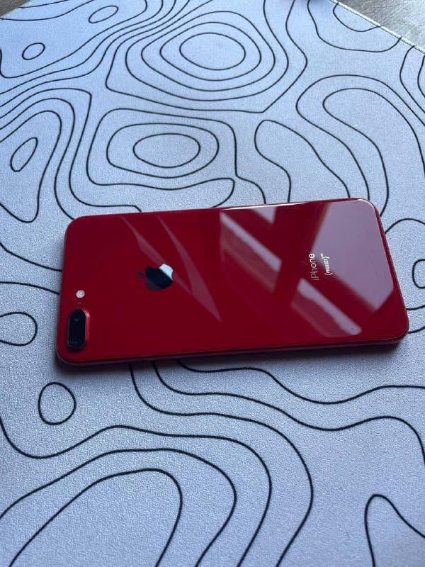 iphone 8+ 64GB PRODUCT RED