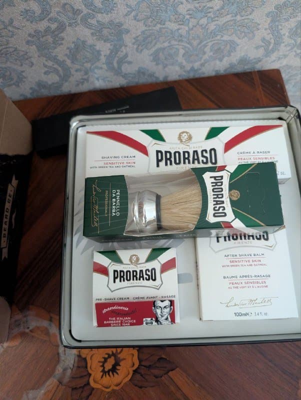 Набор для бритья, опасная бритва, лезвия