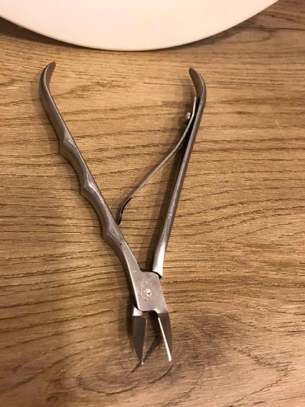 Кусачки для ногтей, щипчики для кутикул, щетка для пяток 3